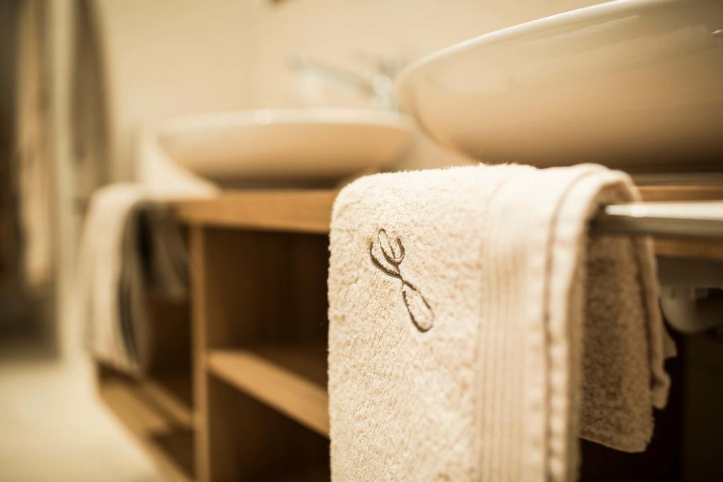 Slow Living Suite - Ferienwohnung Mit Privater Sauna & Garten Фис Екстериор снимка